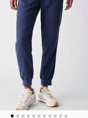 Faherty navy blue jogger